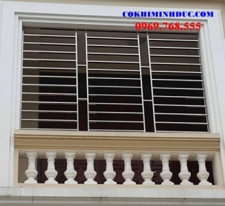 Sen hoa cửa sổ inox 01