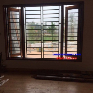 Sen hoa cửa sổ inox 06